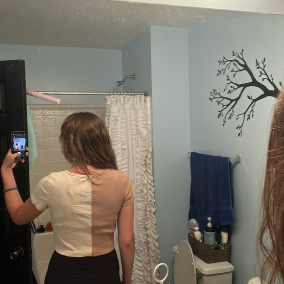 This is a SHEIN women’s top. It is in perfect condition and has barely been worn - Picture 10 of 10